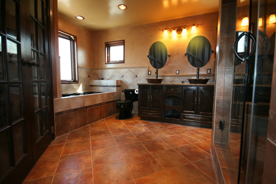 DaVinci Cabinetry Bathroom