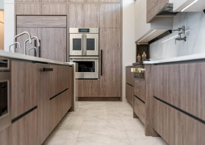 Contemporary Chef’s Kitchen_Davinci Cabinet